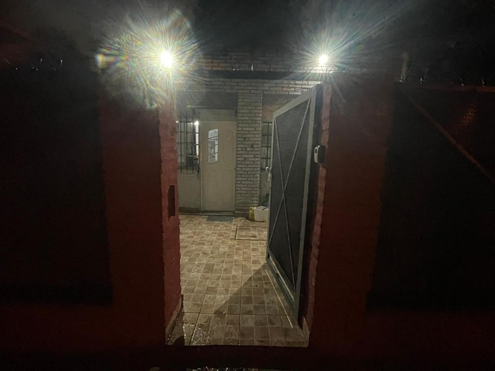 Ezeiza 2 Monoambiente Privado A 15 Minutos Del Aeropuerto Opcional Tranfer Desde Y Hacia El Aeropuerto De Ezeiza Las 24 Horas Pet Friendly Exteriör bild